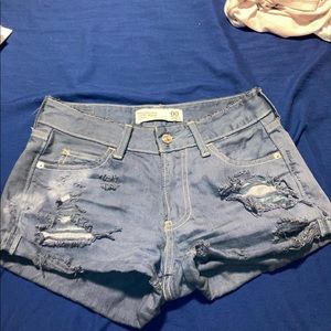 Abercrombie and fitch low rise distressed denim shorts size 00